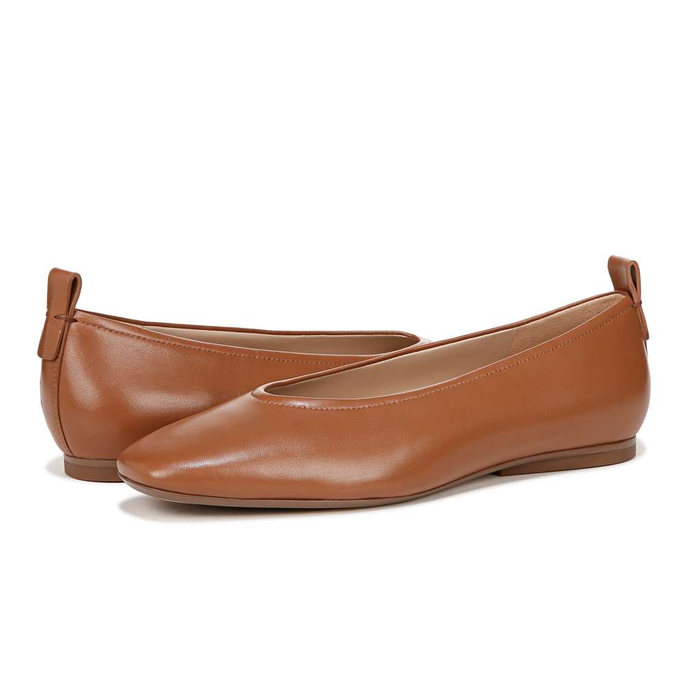 Carla Flat - English Tea – Naturalizer