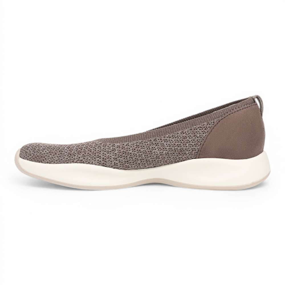 Unity Skimmer Active Slip-On - Latte